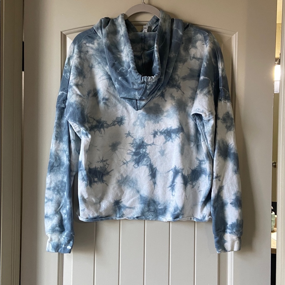 💙2/$5 Myrtle Beach Cropped Hoodie - Picture 3 of 3